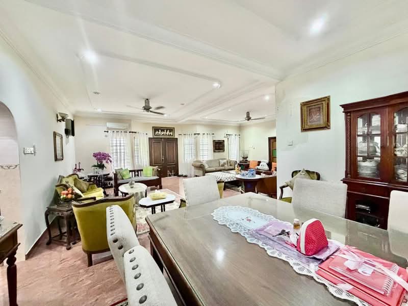 Bungalow House untuk Dijual di Kampung Tunku (Petaling Jaya) - Razlina Razali - Living Room - PropertyGuru.com.my