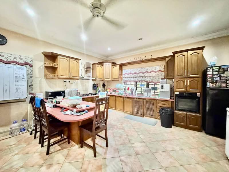Bungalow House untuk Dijual di Kampung Tunku (Petaling Jaya) - Razlina Razali - Kitchen - PropertyGuru.com.my