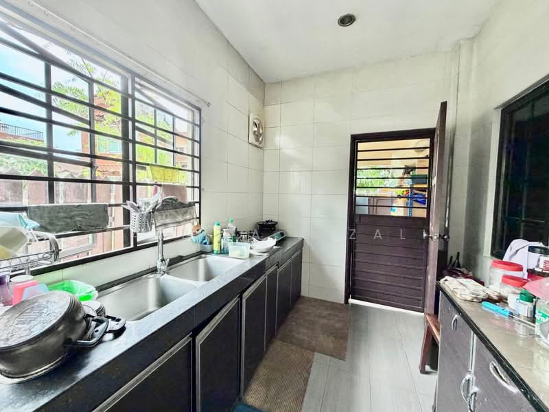 Bungalow House untuk Dijual di Kampung Tunku (Petaling Jaya) - Razlina Razali - Kitchen - PropertyGuru.com.my