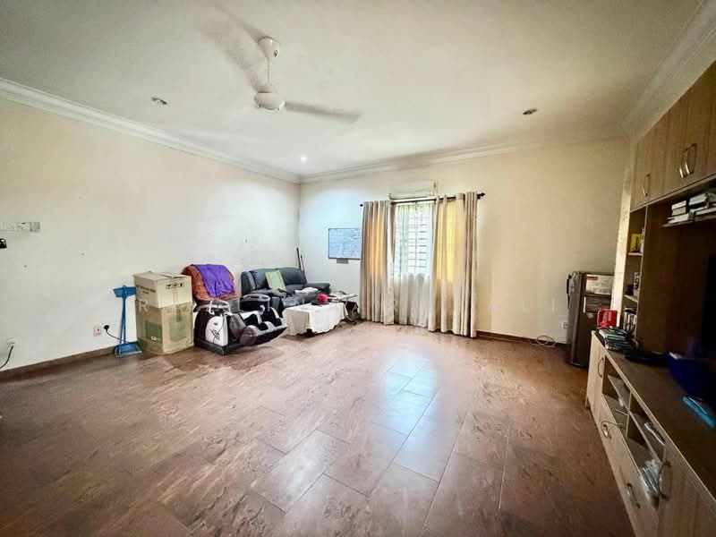 Bungalow House untuk Dijual di Kampung Tunku (Petaling Jaya) - Razlina Razali - Living Room - PropertyGuru.com.my