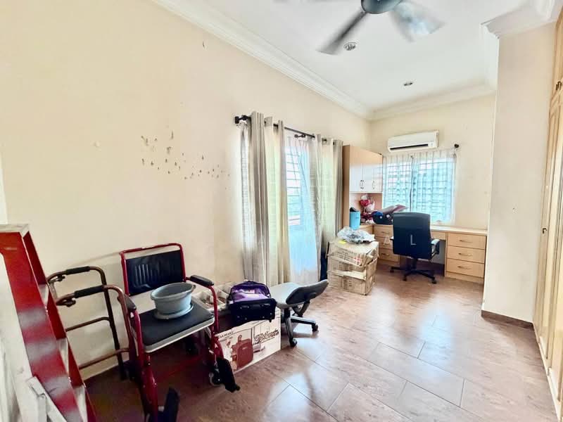 Bungalow House untuk Dijual di Kampung Tunku (Petaling Jaya) - Razlina Razali - Study - PropertyGuru.com.my