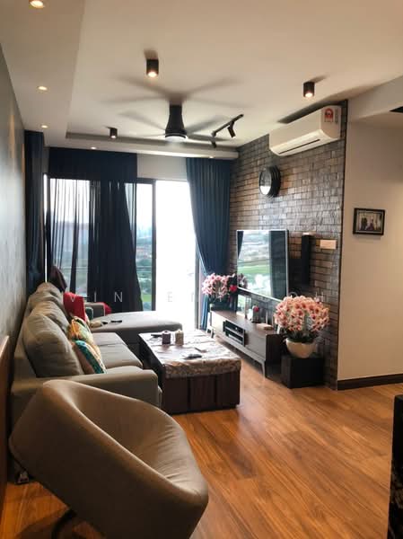 Kediaman Servis untuk Dijual di United Point (Residensi Berpadu) - Vincent Goh - Living Room - PropertyGuru.com.my