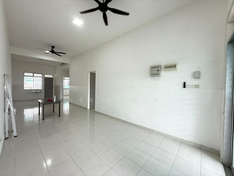 1-storey Terraced House for Sale in Johor Bahru (Johor) - Herry Goh - Living Room - PropertyGuru.com.my