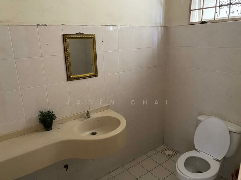 Condominium for Sale at Platinum Hill PV 3 - Jaden Chai - Bathroom - PropertyGuru.com.my