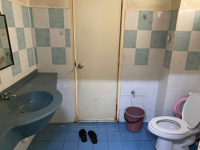 Condominium for Sale at Platinum Hill PV 3 - Jaden Chai - Bathroom - PropertyGuru.com.my