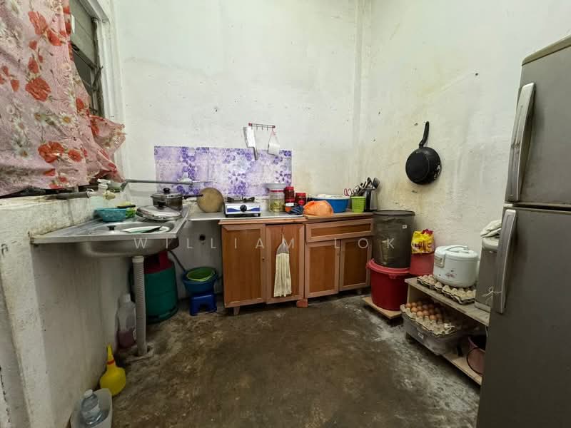 Rumah Flat untuk Dijual di Taman Pulai Utama - William Loke - Kitchen - PropertyGuru.com.my