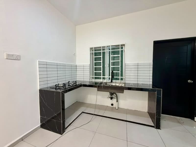 1-storey Terraced House for Sale in Port Dickson (Negeri Sembilan) - Sharul Ansari - Kitchen - PropertyGuru.com.my