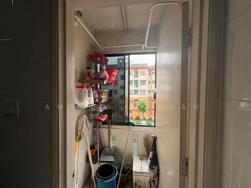 Pangsapuri untuk Dijual di Pangsapuri Jaya - Amirun Kinanah - Balcony - PropertyGuru.com.my