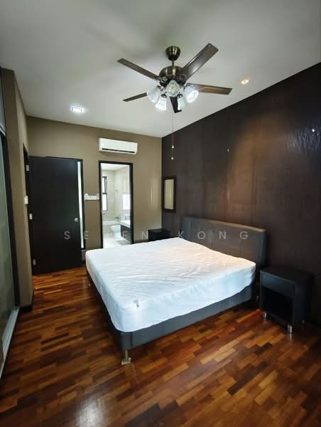 Semi-Detached House for Sale in Leisure Farm (Gelang Patah) - Seven Kong - Bedroom - PropertyGuru.com.my