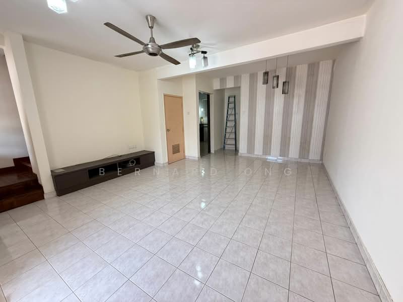 Rumah Teres 2-Tingkat untuk Dijual di Kota Emerald (Rawang) - Bernard Ong - Living Room - PropertyGuru.com.my