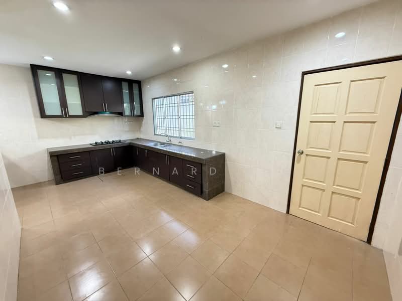 Rumah Teres 2-Tingkat untuk Dijual di Kota Emerald (Rawang) - Bernard Ong - Kitchen - PropertyGuru.com.my
