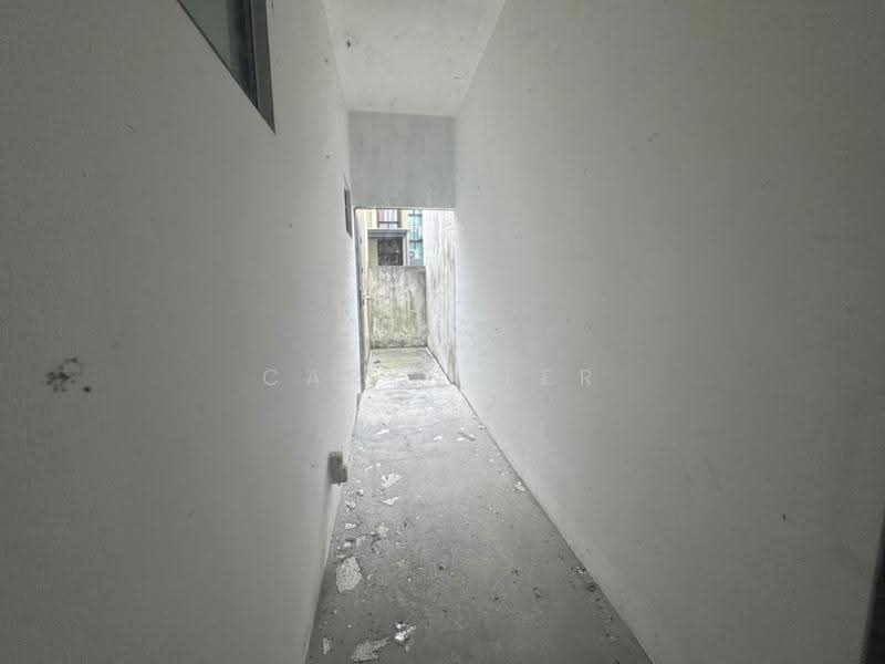 Cluster House for Sale in Setia Tropika (Johor Bahru) - Caryn Ter - Corridor - PropertyGuru.com.my
