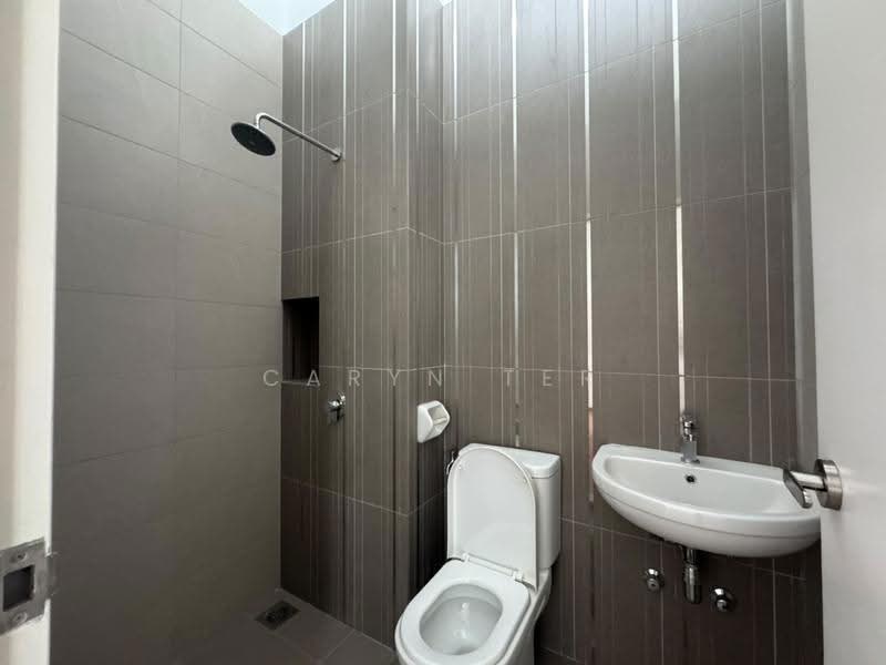 Cluster House for Sale in Setia Tropika (Johor Bahru) - Caryn Ter - Bathroom - PropertyGuru.com.my