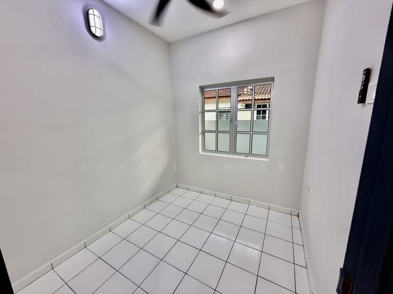 1-storey Terraced House for Sale in Taman Intan Perdana (Si Rusa) - Sharul Ansari - 3rd room - PropertyGuru.com.my