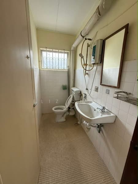 2-storey Terraced House for Rent in Taman Sri Sinar (Segambut) - Eliz Chan - Bathroom - PropertyGuru.com.my