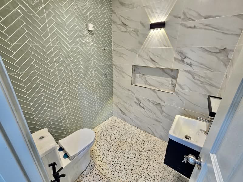 1-storey Terraced House for Sale in Taman Rasah Jaya (Rasah) - Sharul Ansari - Bathroom - PropertyGuru.com.my