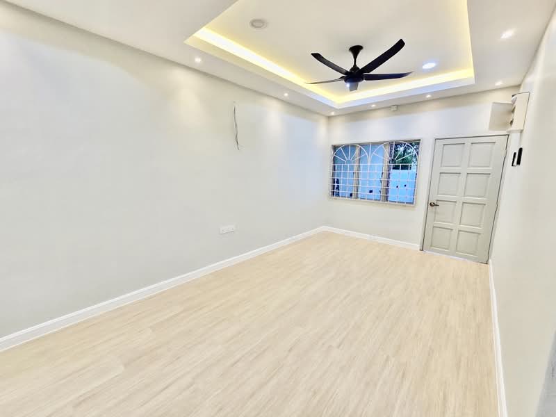 1-storey Terraced House for Sale in Taman Rasah Jaya (Rasah) - Sharul Ansari - Living Hall - PropertyGuru.com.my
