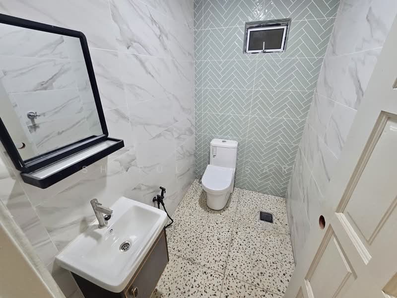 1-storey Terraced House for Sale in Taman Rasah Jaya (Rasah) - Sharul Ansari - Bathroom - PropertyGuru.com.my