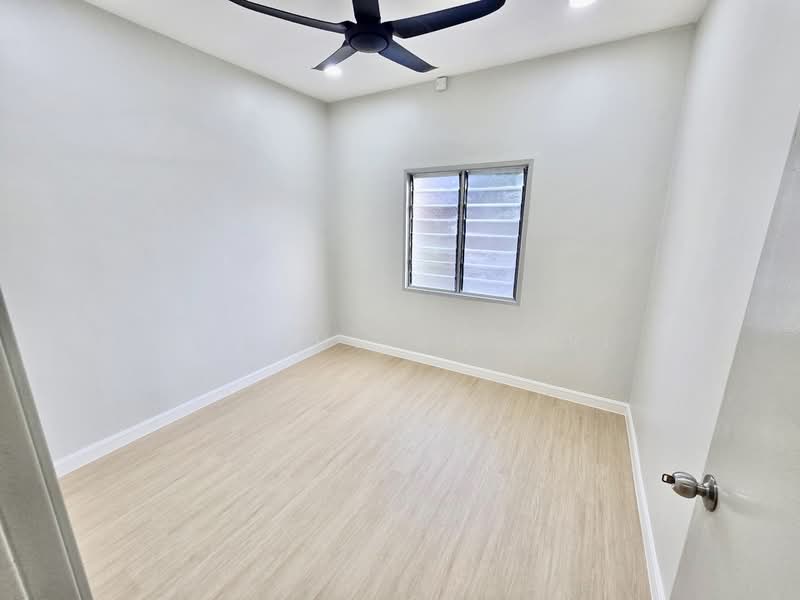 1-storey Terraced House for Sale in Taman Rasah Jaya (Rasah) - Sharul Ansari - Room - PropertyGuru.com.my