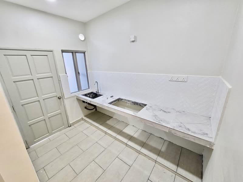 1-storey Terraced House for Sale in Taman Rasah Jaya (Rasah) - Sharul Ansari - Kitchen - PropertyGuru.com.my
