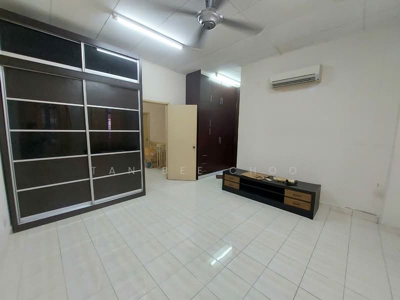Terraced House for Sale in Bandar Bukit Puchong (Puchong) - Tan Bee Choo - Bedroom - PropertyGuru.com.my