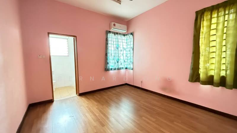 Cluster House for Sale in Taman Anggun (Rawang) - Bernard Ong - Bedroom - PropertyGuru.com.my