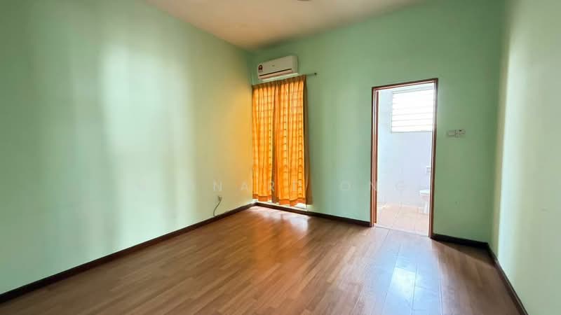 Cluster House for Sale in Taman Anggun (Rawang) - Bernard Ong - Bedroom - PropertyGuru.com.my