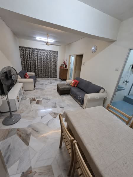 Pangsapuri untuk Dijual di Kuchai Entrepreneurs Park Apartment - Connie Choo - Living Room - PropertyGuru.com.my