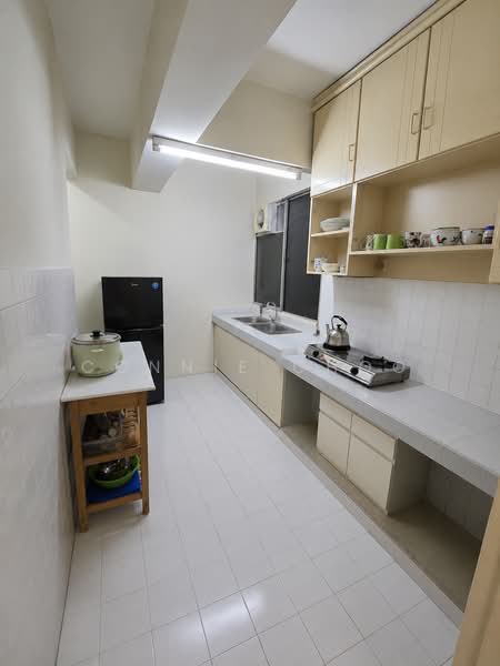 Pangsapuri untuk Dijual di Kuchai Entrepreneurs Park Apartment - Connie Choo - Kitchen - PropertyGuru.com.my