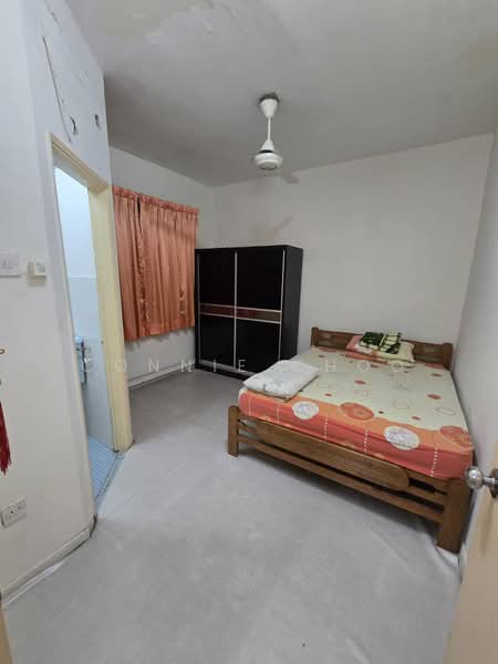 Pangsapuri untuk Dijual di Kuchai Entrepreneurs Park Apartment - Connie Choo - Bedroom - PropertyGuru.com.my