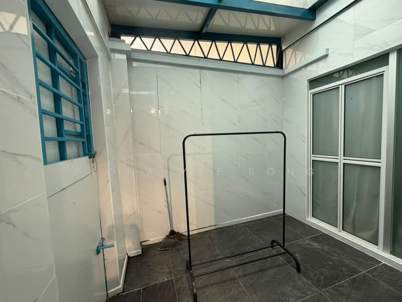 Rumah Teres 2-Tingkat untuk Disewa di Taman Putri Kulai (Kulai) - Fiona Yee Rong - Balcony - PropertyGuru.com.my