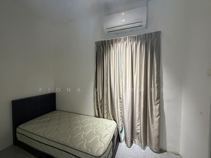 Rumah Teres 2-Tingkat untuk Disewa di Taman Putri Kulai (Kulai) - Fiona Yee Rong - Bedroom - PropertyGuru.com.my