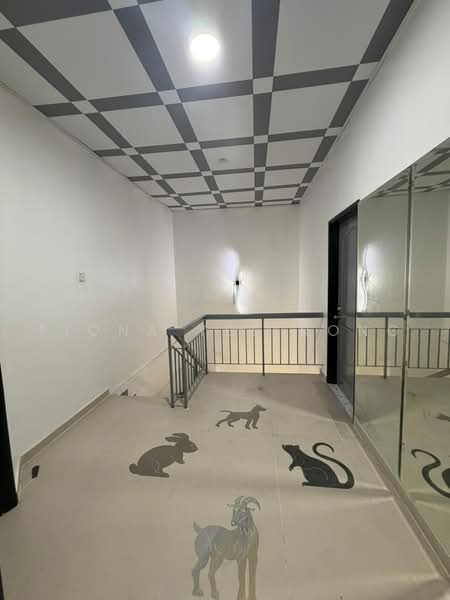 Rumah Teres 2-Tingkat untuk Disewa di Taman Putri Kulai (Kulai) - Fiona Yee Rong - Corridor - PropertyGuru.com.my