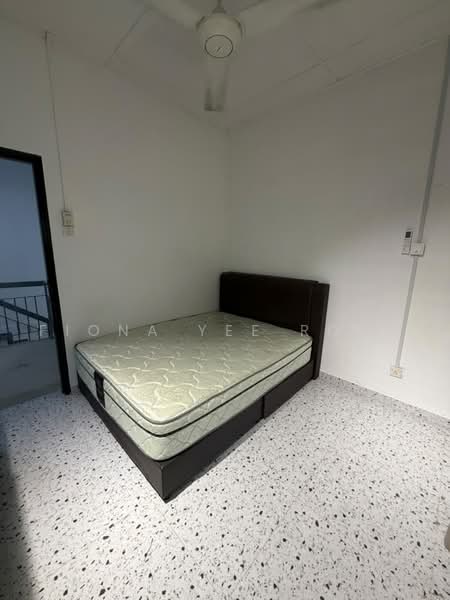 Rumah Teres 2-Tingkat untuk Disewa di Taman Putri Kulai (Kulai) - Fiona Yee Rong - Bedroom - PropertyGuru.com.my