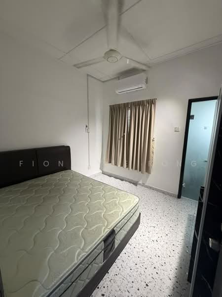 Rumah Teres 2-Tingkat untuk Disewa di Taman Putri Kulai (Kulai) - Fiona Yee Rong - Bedroom - PropertyGuru.com.my