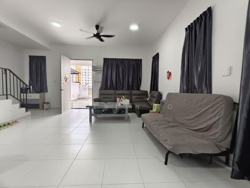 Cluster House for Sale in Taman Pulai Mutiara (Iskandar Puteri (Nusajaya)) - Sherlin To - Living Room - PropertyGuru.com.my