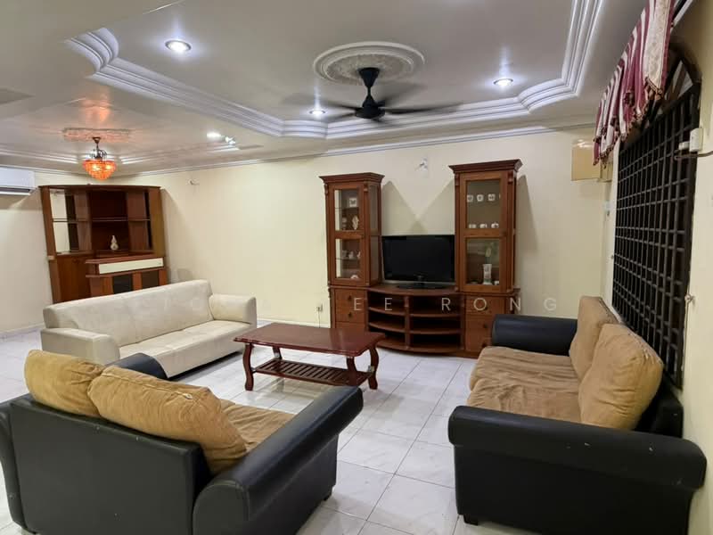 Rumah Teres 2-Tingkat untuk Disewa di Taman Sri Putri (Kulai) - Fiona Yee Rong - Living Room - PropertyGuru.com.my