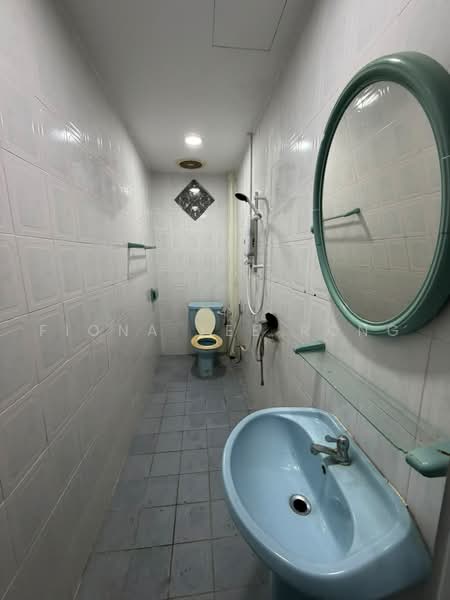 Rumah Teres 2-Tingkat untuk Disewa di Taman Sri Putri (Kulai) - Fiona Yee Rong - Bathroom - PropertyGuru.com.my