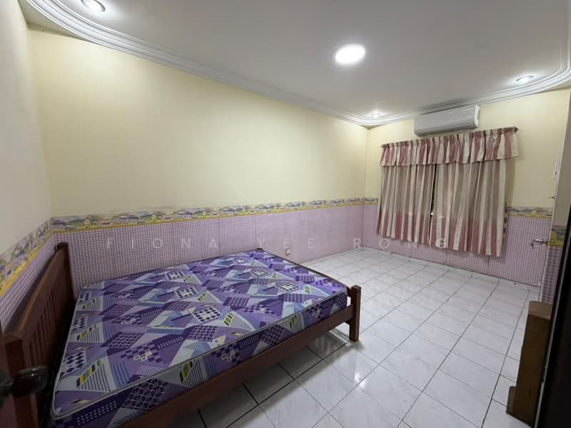 Rumah Teres 2-Tingkat untuk Disewa di Taman Sri Putri (Kulai) - Fiona Yee Rong - Bedroom - PropertyGuru.com.my