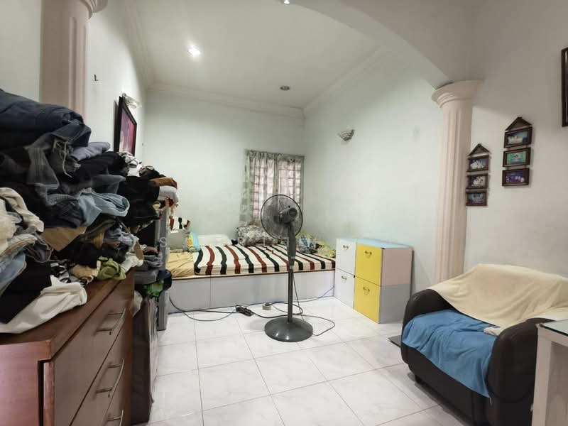 Rumah Teres 1-Tingkat untuk Dijual di Taman Molek (Johor Bahru) - Sherlin To - Bedroom - PropertyGuru.com.my