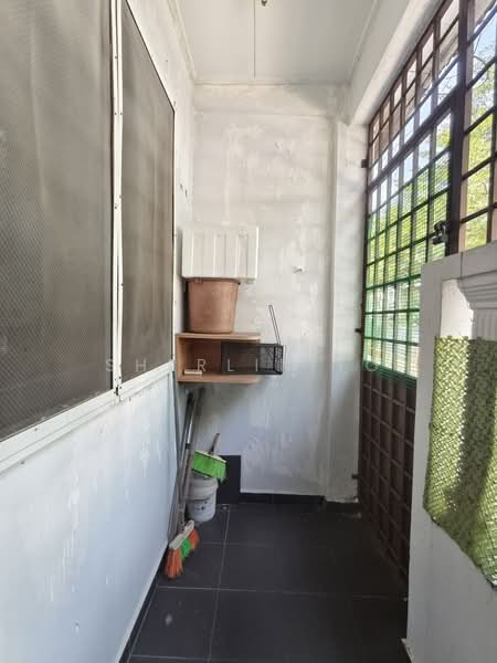 Rumah Teres 1-Tingkat untuk Dijual di Taman Molek (Johor Bahru) - Sherlin To - Exterior - PropertyGuru.com.my