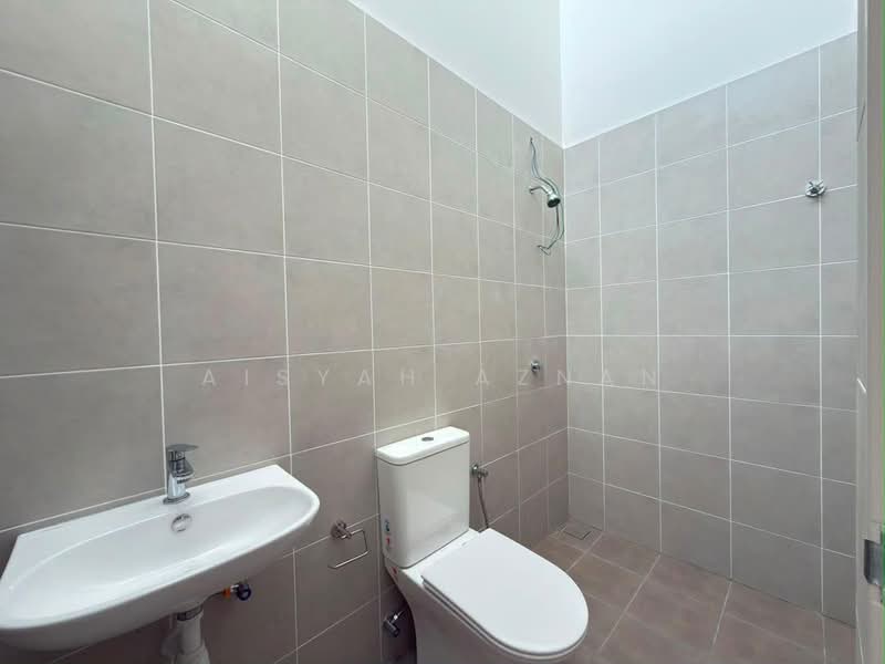 2-storey Terraced House for Sale in Selayang Mulia (Batu Caves) - Aisyah Aznan - Bathroom - PropertyGuru.com.my