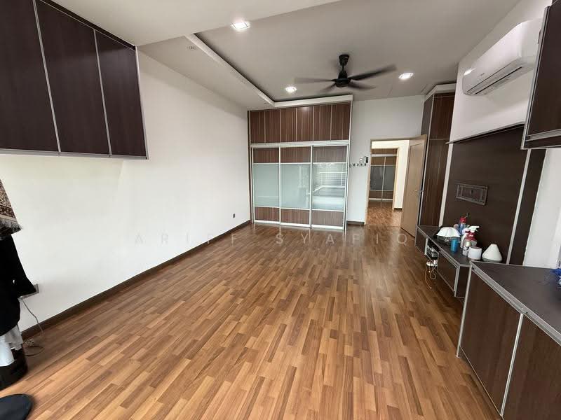2-storey Terraced House for Sale in Bukit Raja (Selangor) - Ariff Syafiq - Living Room - PropertyGuru.com.my