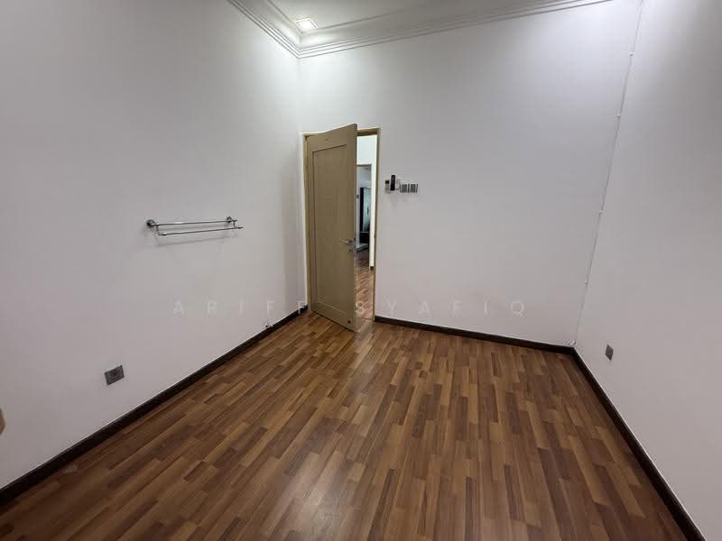 2-storey Terraced House for Sale in Bukit Raja (Selangor) - Ariff Syafiq - Interior - PropertyGuru.com.my