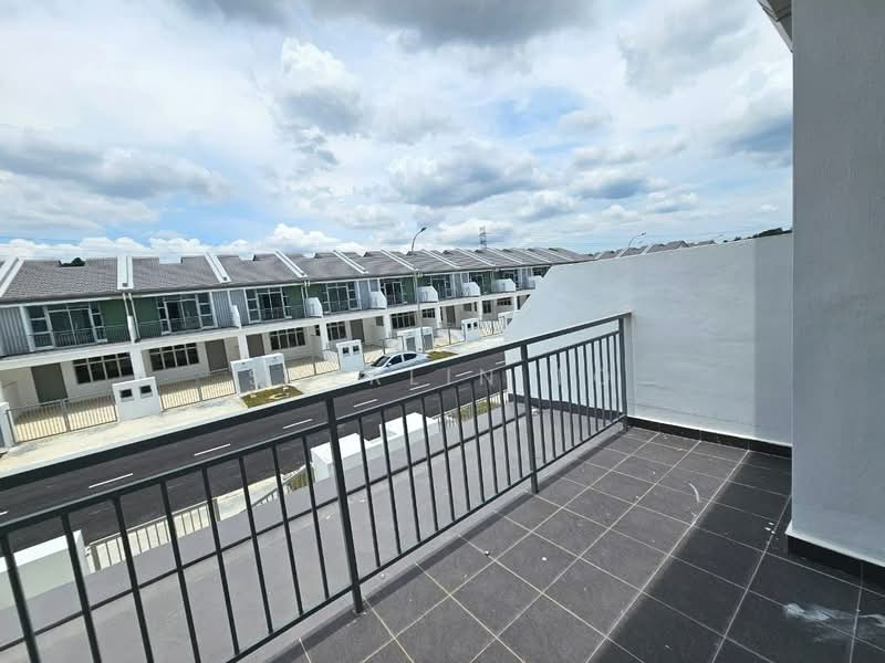 2-storey Terraced House for Sale in Kangkar Pulai (Skudai) - Sherlin To - Exterior - PropertyGuru.com.my