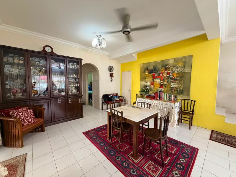 Rumah Teres 2-Tingkat untuk Dijual di Kota Emerald (Rawang) - Bernard Ong - Living Room - PropertyGuru.com.my
