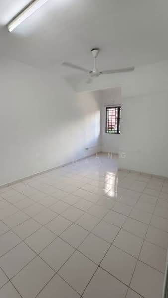 Condominium for Rent at Pelangi Heights 2 - Poh Peng Chan - Living Room - PropertyGuru.com.my