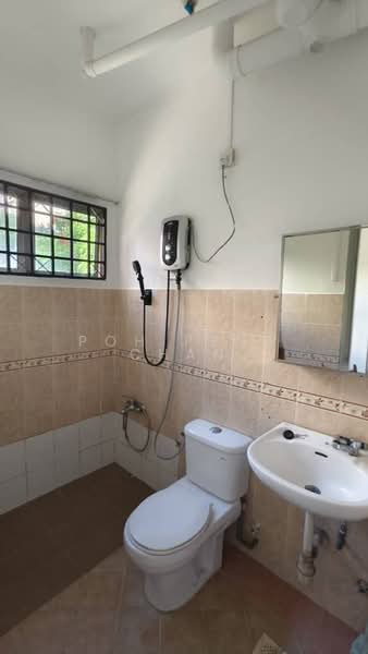 Condominium for Rent at Pelangi Heights 2 - Poh Peng Chan - Bathroom - PropertyGuru.com.my
