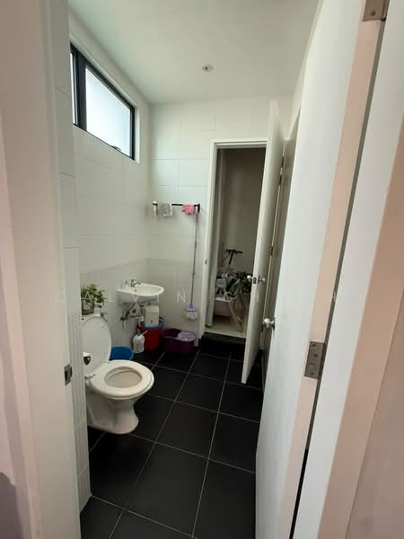 Rumah Teres 2-Tingkat untuk Dijual di Kota Masai (Pasir Gudang) - Calvin Chuah - Bathroom - PropertyGuru.com.my