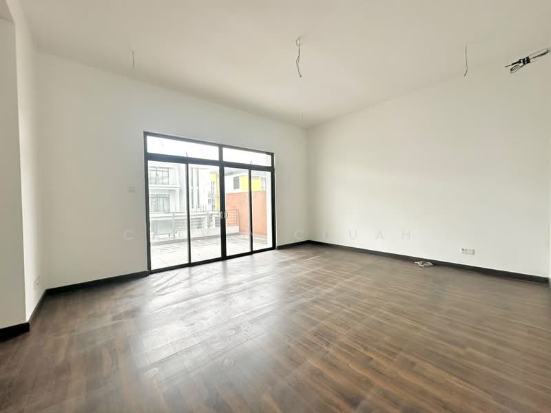 Rumah Berkembar untuk Dijual di Taman Desa Tebrau (Tebrau) - Calvin Chuah - Living Room - PropertyGuru.com.my